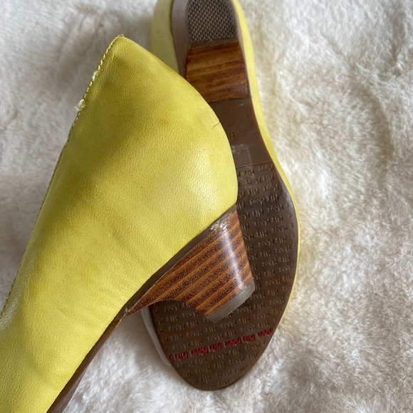 Miz Mooz two tone leather kitten heels | Summer | peep toe | open toe | size 6.5 - Picture 5 of 6